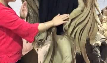 小姐姐木雕作品,小姐姐匠心独运，展现木雕之美